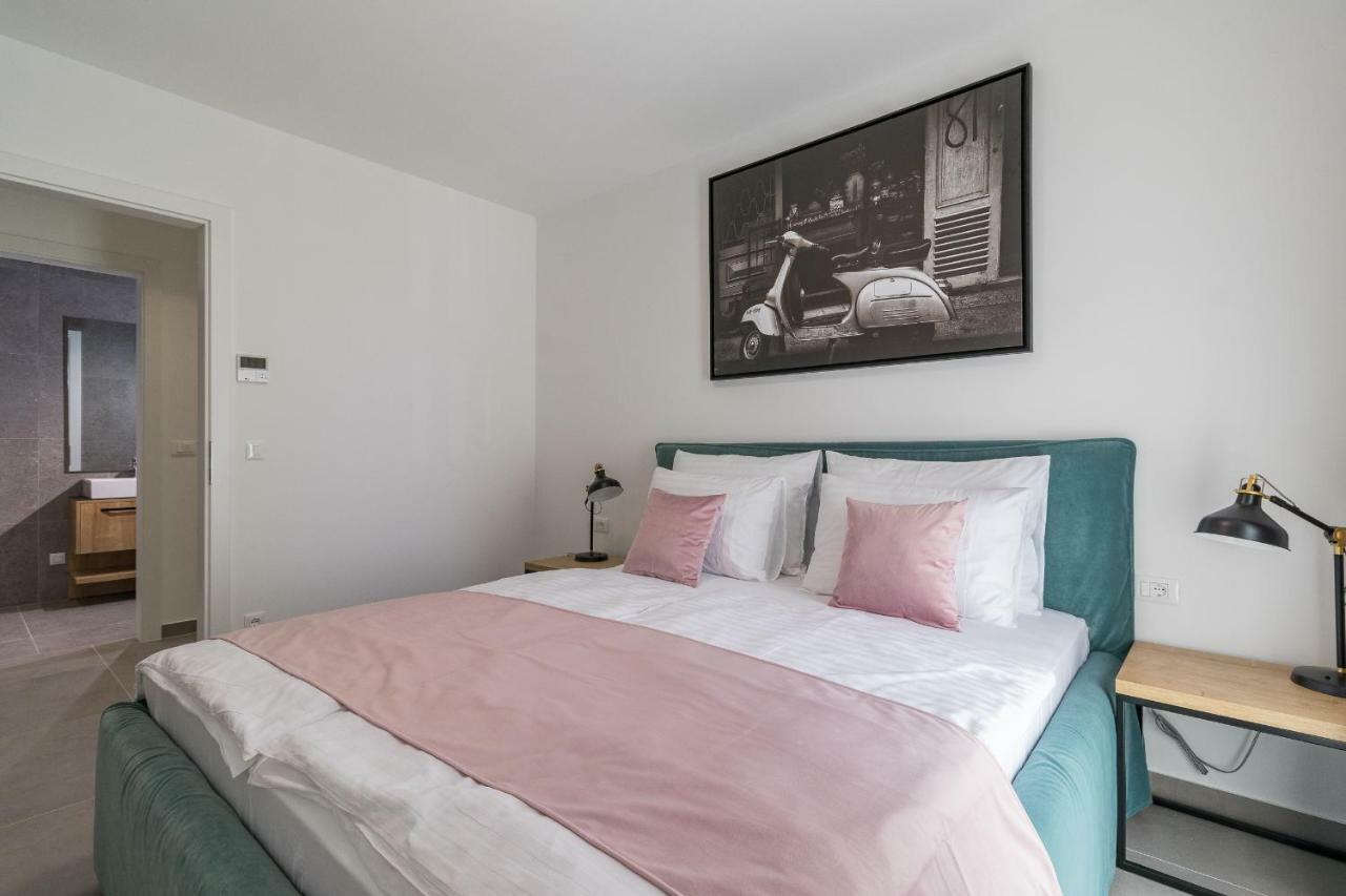 Luxury Apartments Magali โรวีน ภายนอก รูปภาพ