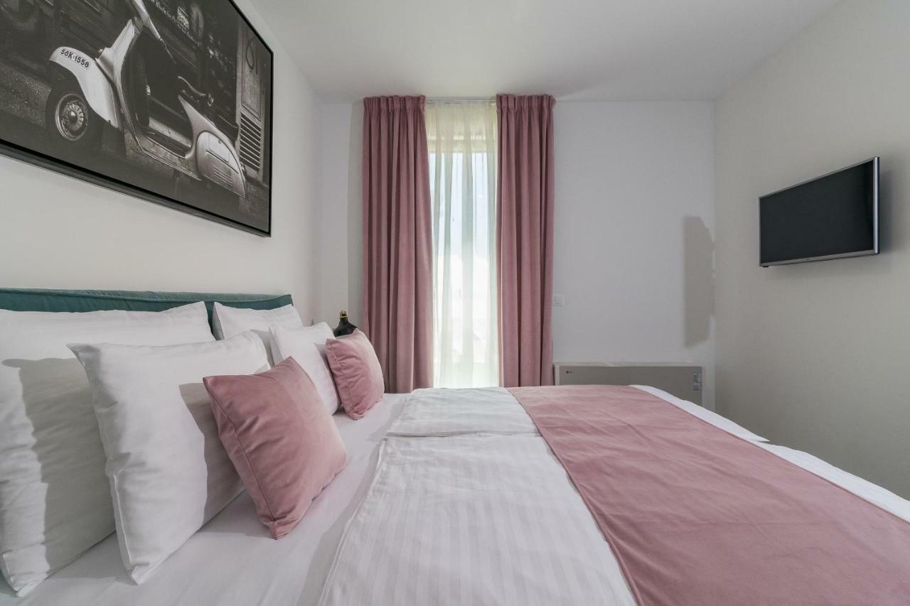 Luxury Apartments Magali โรวีน ภายนอก รูปภาพ