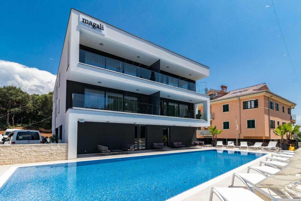 Luxury Apartments Magali โรวีน ภายนอก รูปภาพ